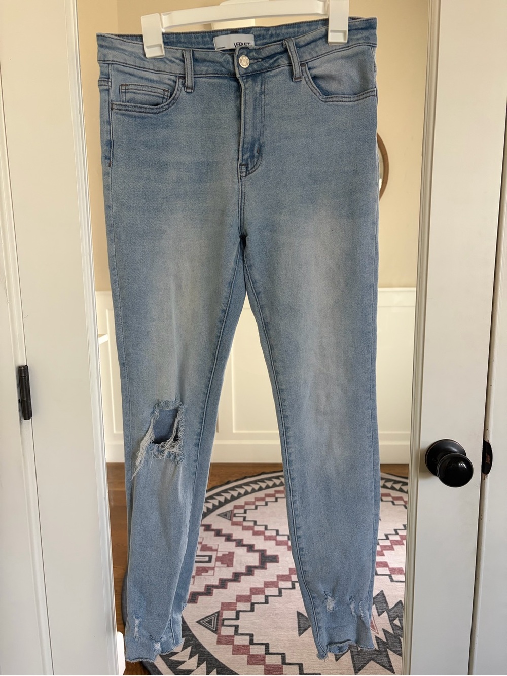 Vervet Women's Light Blue Distressed Skinny Jeans
